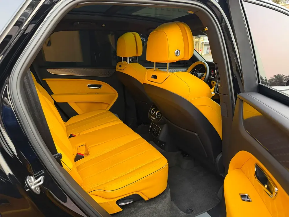 Bentley Bentayga S - GCC Specs 2022 Black Gcc Under warranty - Image 9