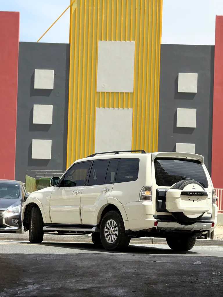 Mitsubishi Pajero GLS MID 2011 - GCC Specs - Image 7