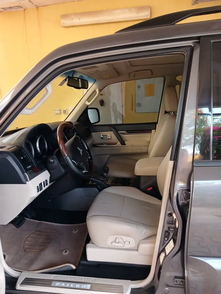 Mitsubishi Pajero 3.8L GLS Top 5 Door 2016 GCC Specs - Image 7