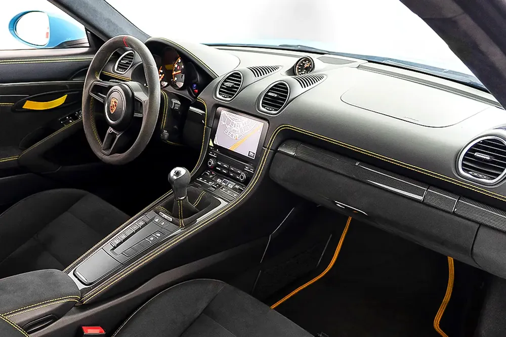 8,140 AED / 60 months | 0% DP | 2020 Porsche Cayman GT4 / Porsche Warranty - Image 11