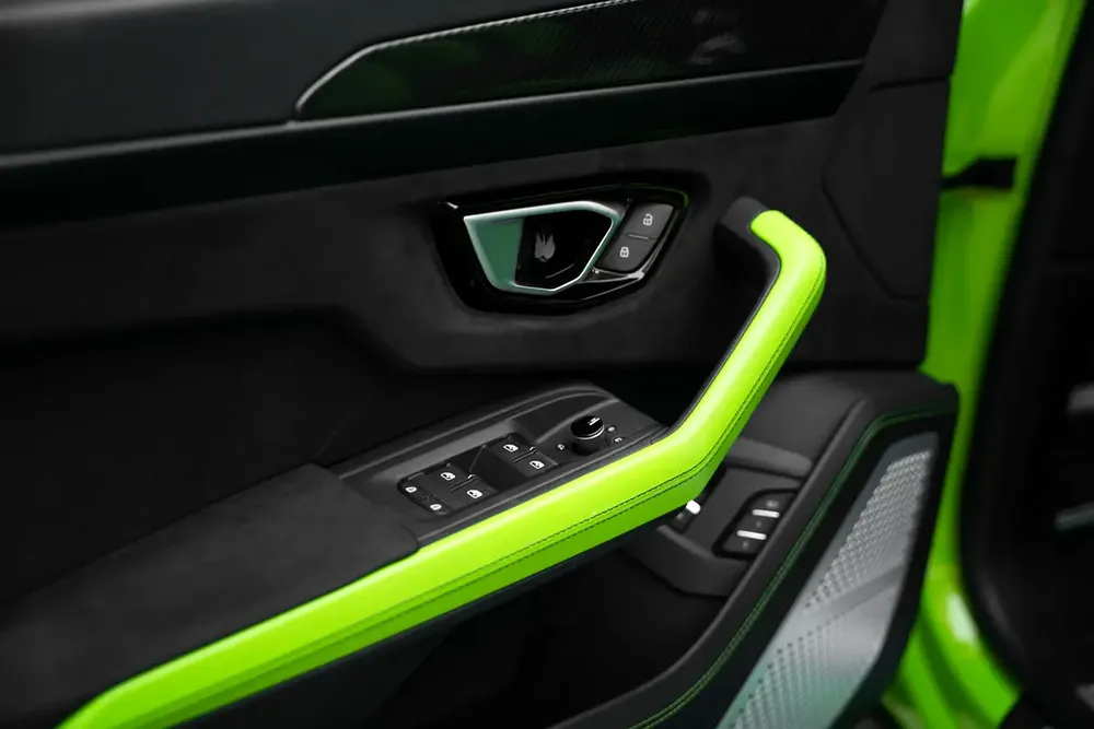 2021 LAMBORGHINI URUS - Image 12