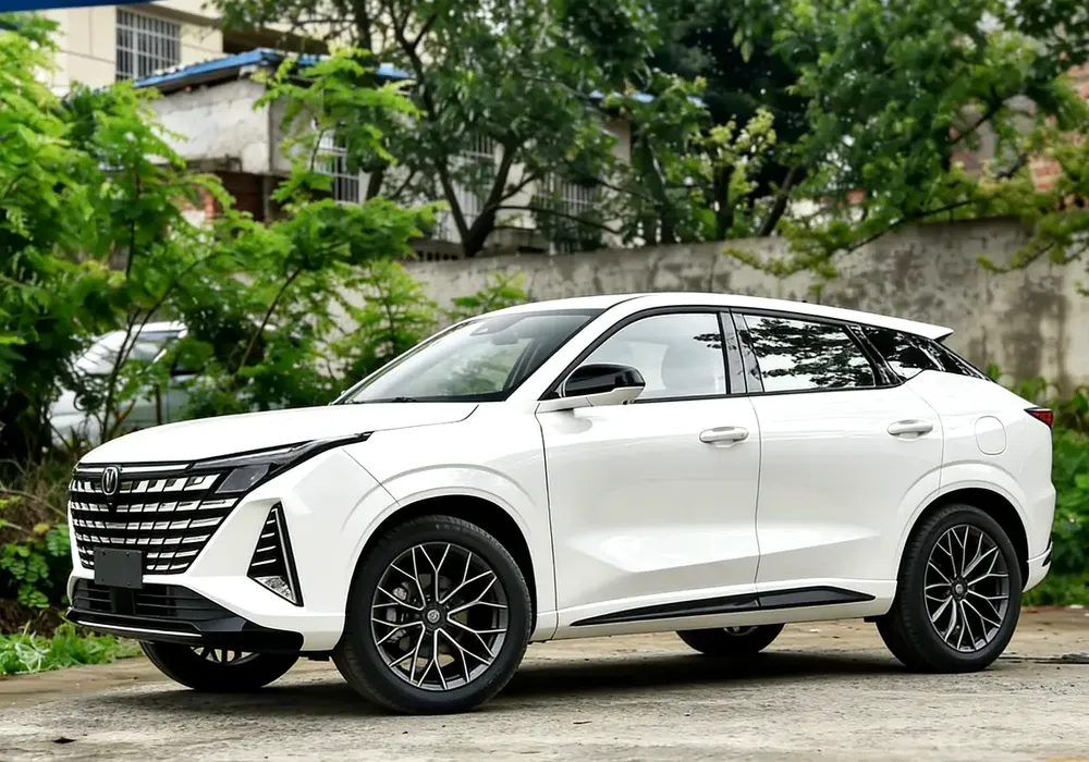 changan UNIZ white color - Image 5