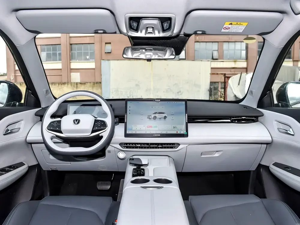 changan UNIZ white color - Image 7
