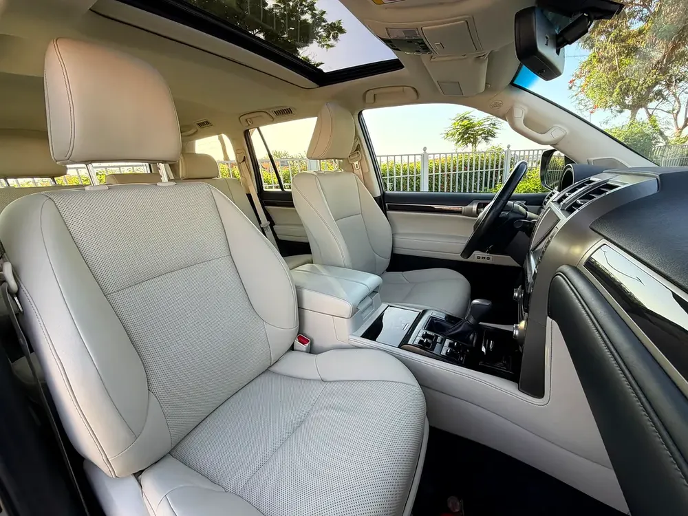 Lexus GX 460 Premium Plus 2020 | GCC Specs | Low Mileage | Excellent Condition - Image 11