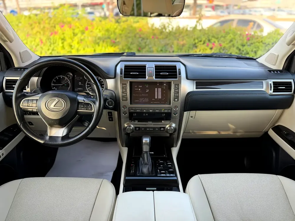 Lexus GX 460 Premium Plus 2020 | GCC Specs | Low Mileage | Excellent Condition - Image 15