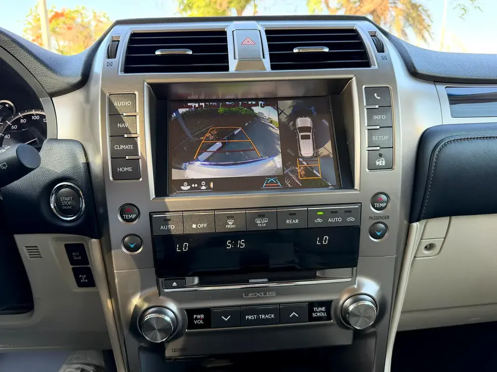 Lexus GX 460 Premium Plus 2020 | GCC Specs | Low Mileage | Excellent Condition - Image 16