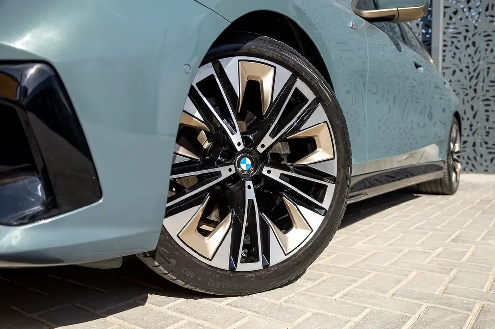 BMW 5 Series 520 2024 GCC specs - Image 9