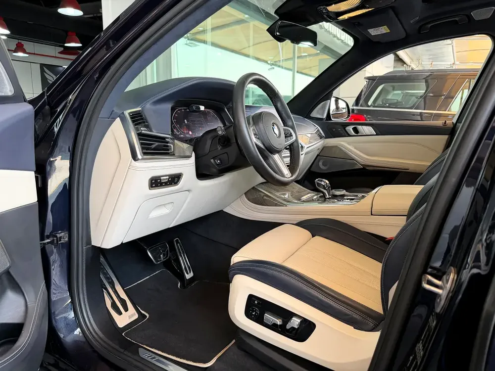 AED 2,255 P.M | 2019 BMW X7 xDrive50i M Sport | Under Warranty | GCC | - Image 11