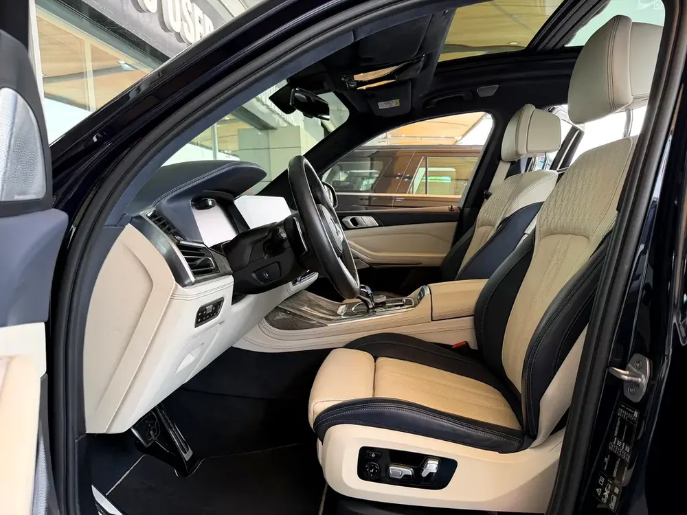 AED 2,255 P.M | 2019 BMW X7 xDrive50i M Sport | Under Warranty | GCC | - Image 13