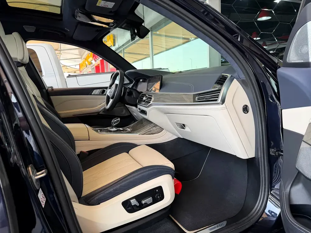 AED 2,255 P.M | 2019 BMW X7 xDrive50i M Sport | Under Warranty | GCC | - Image 14