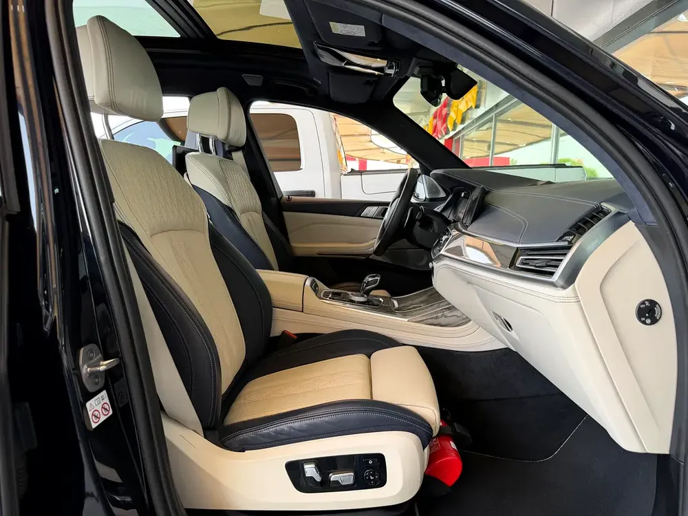 AED 2,255 P.M | 2019 BMW X7 xDrive50i M Sport | Under Warranty | GCC | - Image 15