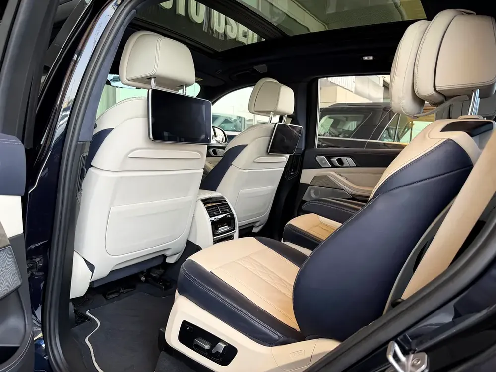 AED 2,255 P.M | 2019 BMW X7 xDrive50i M Sport | Under Warranty | GCC | - Image 16
