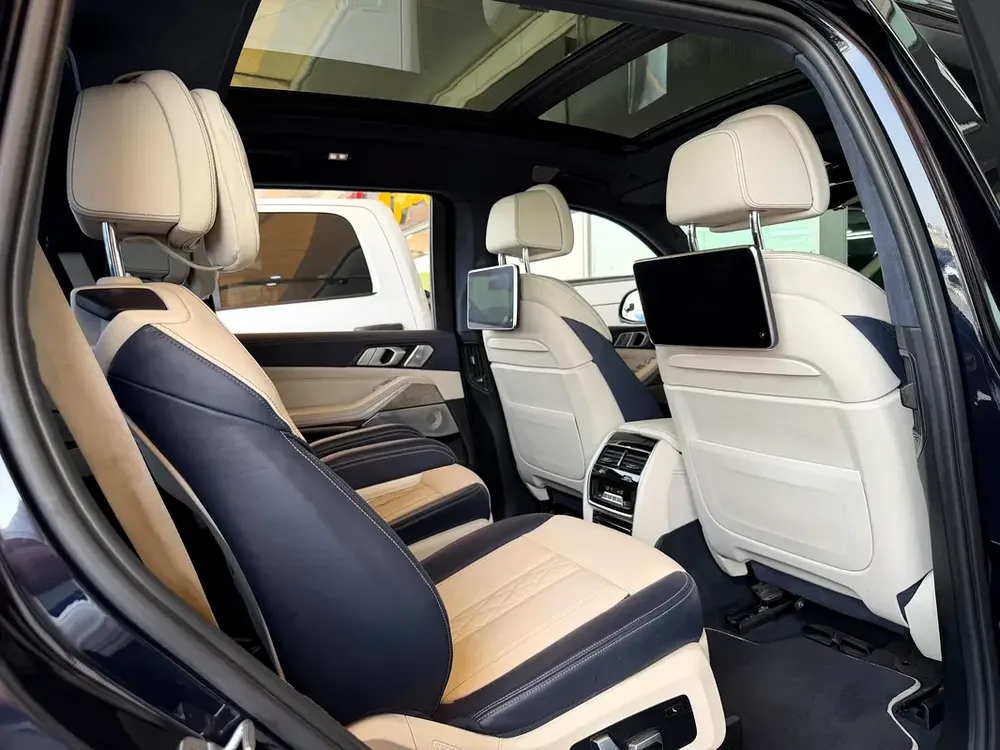AED 2,255 P.M | 2019 BMW X7 xDrive50i M Sport | Under Warranty | GCC | - Image 18