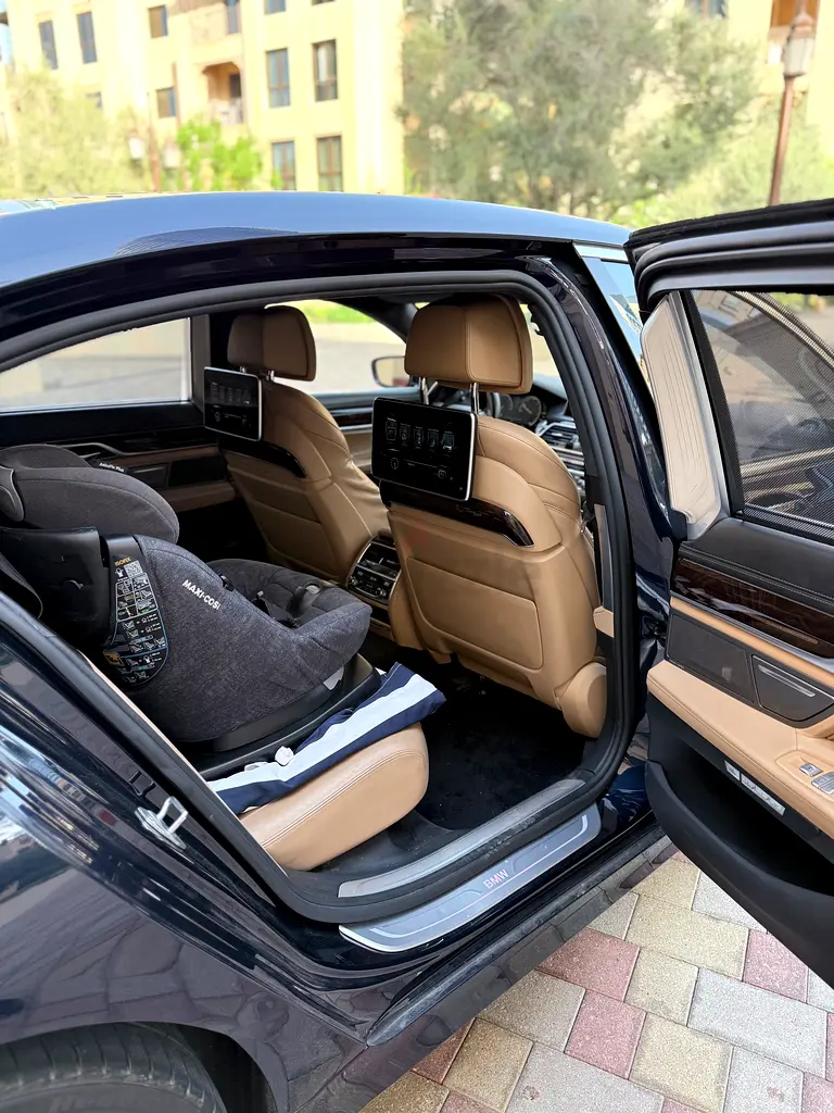 BMW 7-Series 740Li 2015 GCC Specs - Pristine Condition - Image 10