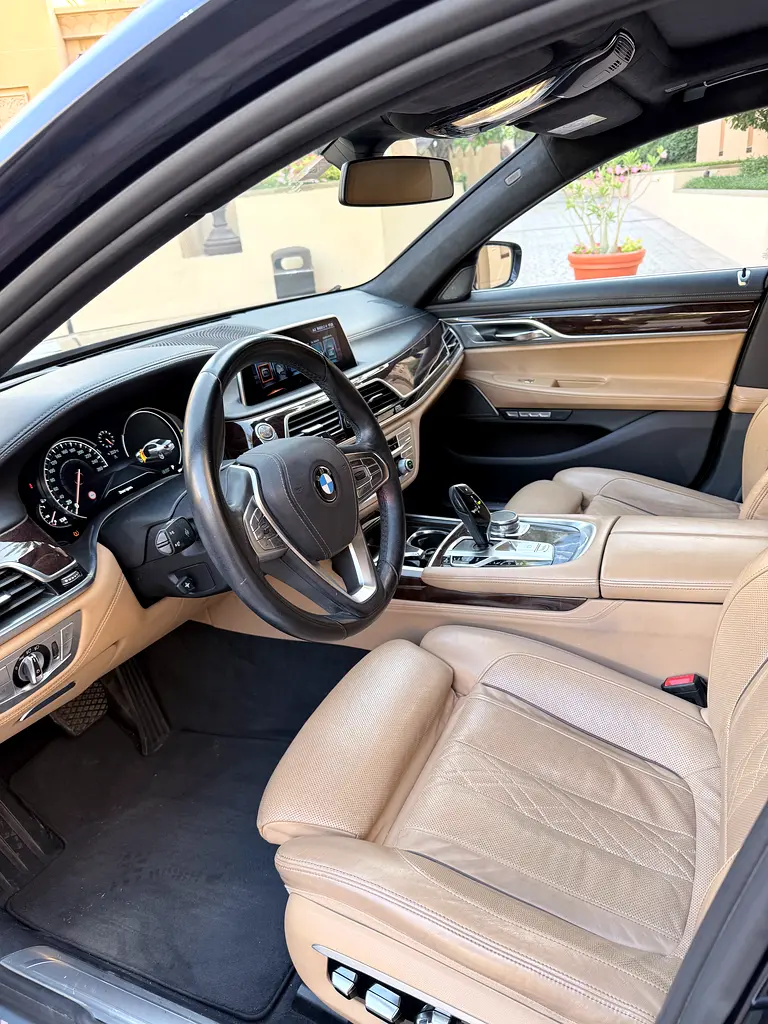 BMW 7-Series 740Li 2015 GCC Specs - Pristine Condition - Image 4