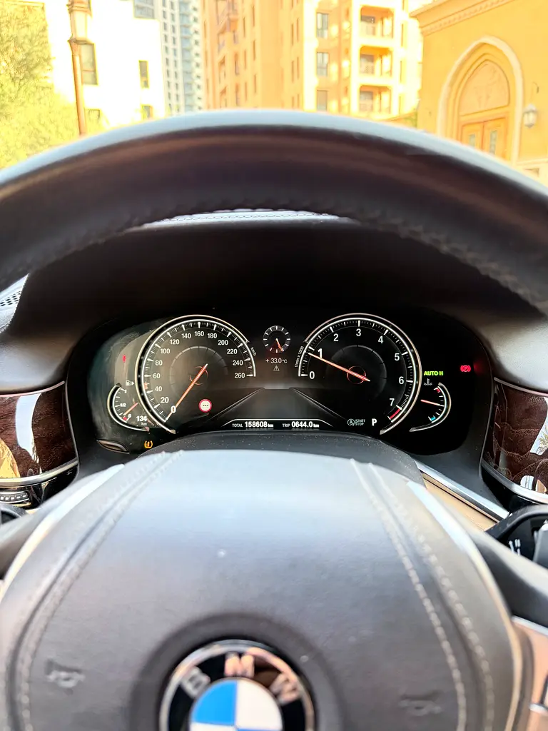 BMW 7-Series 740Li 2015 GCC Specs - Pristine Condition - Image 7
