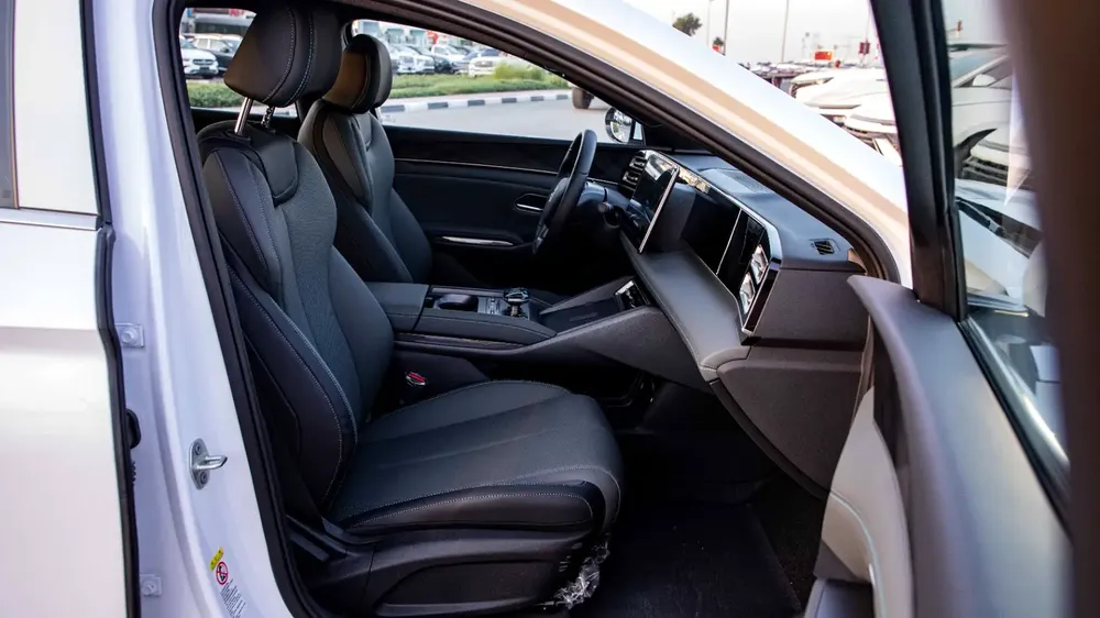 BYD Qin L DM-i 80KM INTELLIGENT DRIVING LEADING EDITION | 2025 | with 5 Years EVS Warranty - Image 15