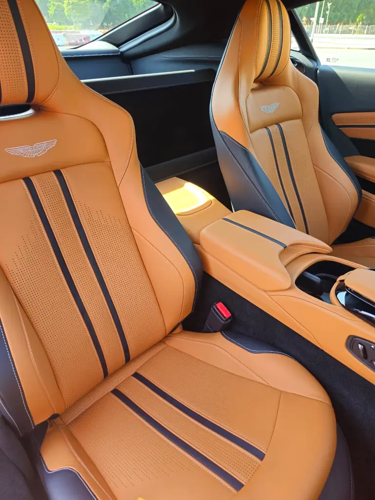 2023 Aston Martin Vantage | Agency Warranty | Delivery Mileage  , GCC - Image 13