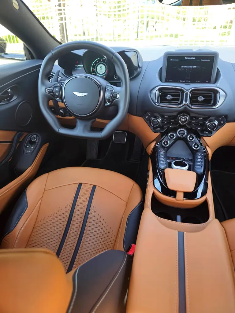 2023 Aston Martin Vantage | Agency Warranty | Delivery Mileage  , GCC - Image 14