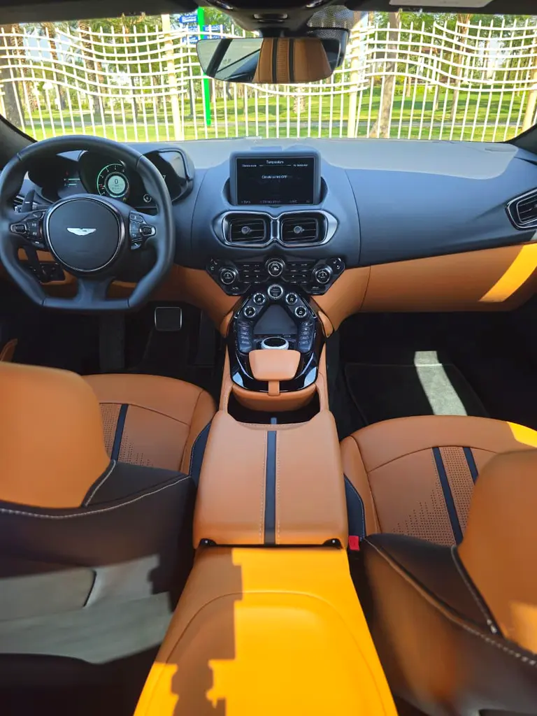 2023 Aston Martin Vantage | Agency Warranty | Delivery Mileage  , GCC - Image 15
