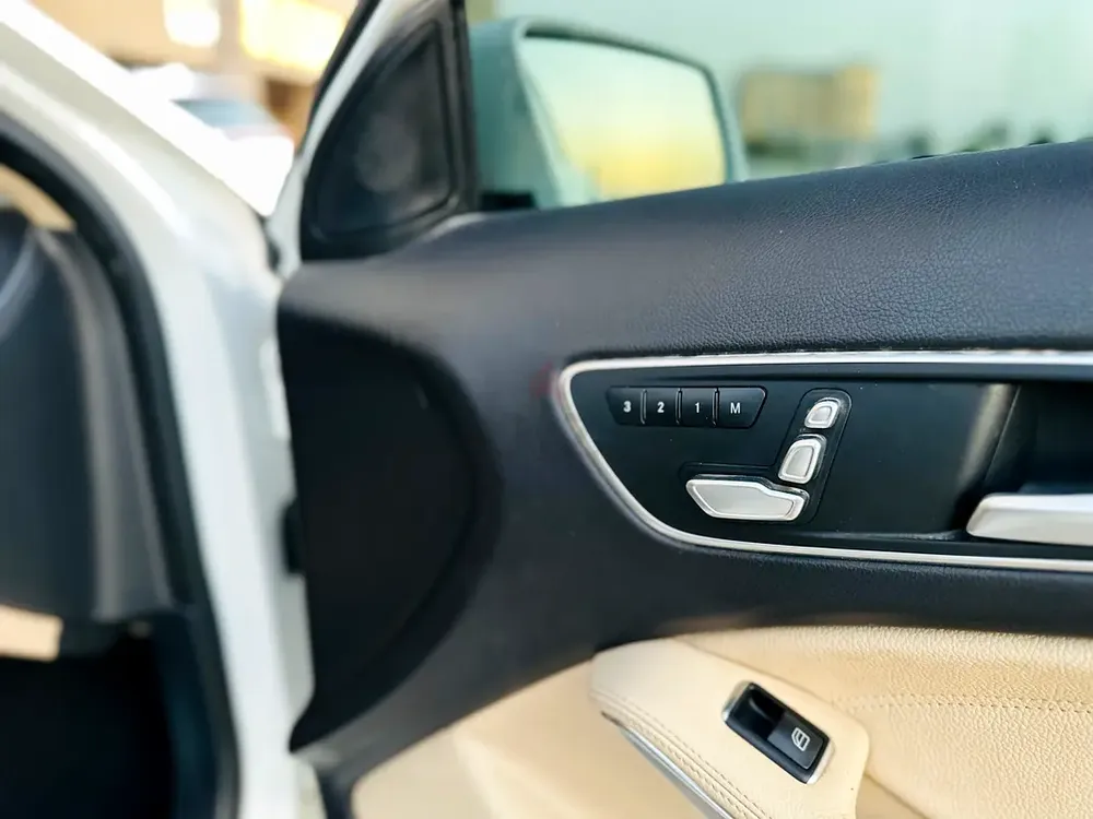 Mercedes-Benz GLA No Accident No Paint - Image 10