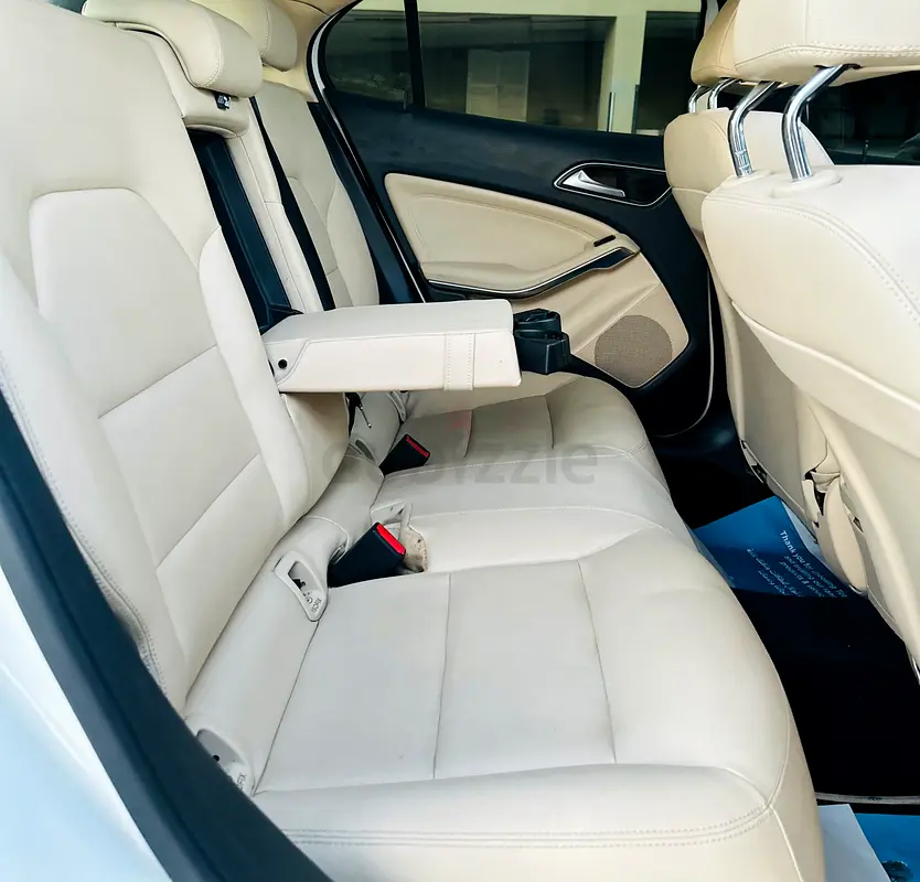 Mercedes-Benz GLA No Accident No Paint - Image 11