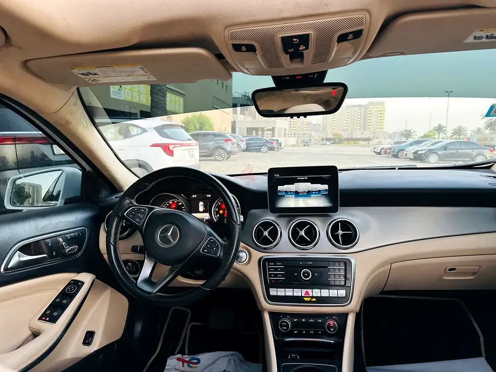 Mercedes-Benz GLA No Accident No Paint - Image 12