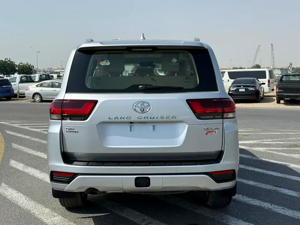 Toyota Land Cruiser GXR 3.5L TT GCC Specs - Image 4
