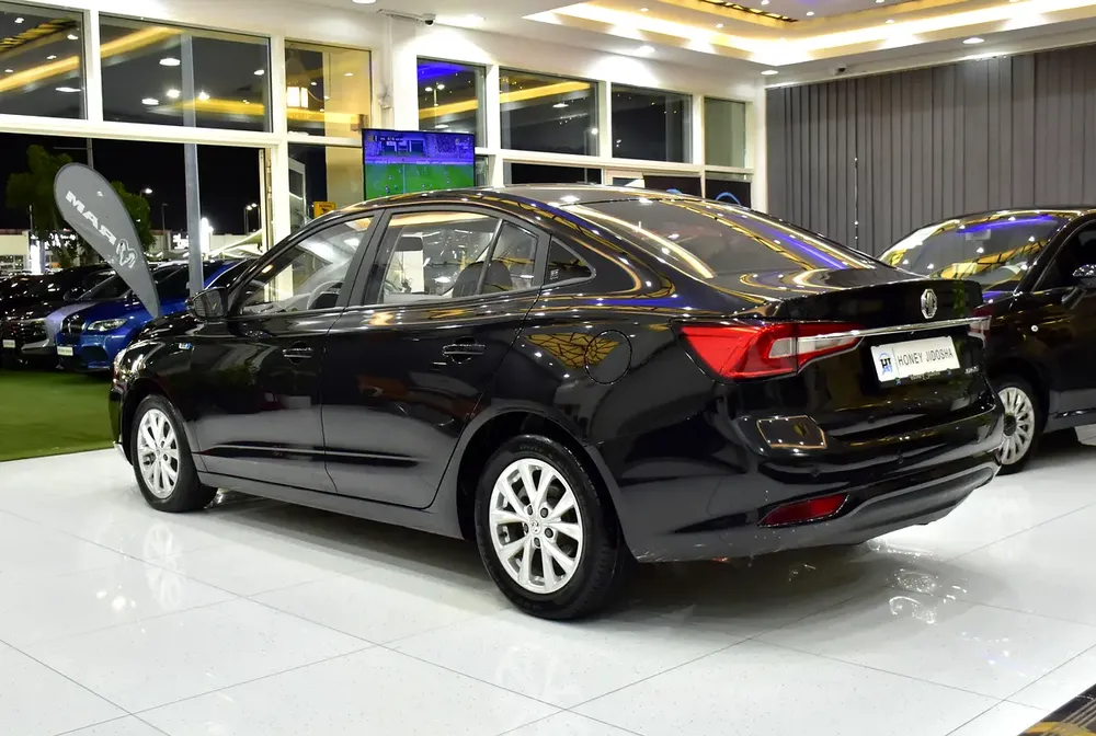 AED 357 EMi for 5Yrs | MG 5 ( 2023 Model ) in Black Color GCC Specs - Image 7