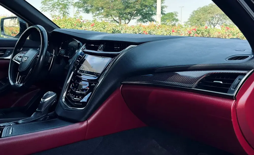Cadillac CT5 Gcc full option  with services  history - Image 10