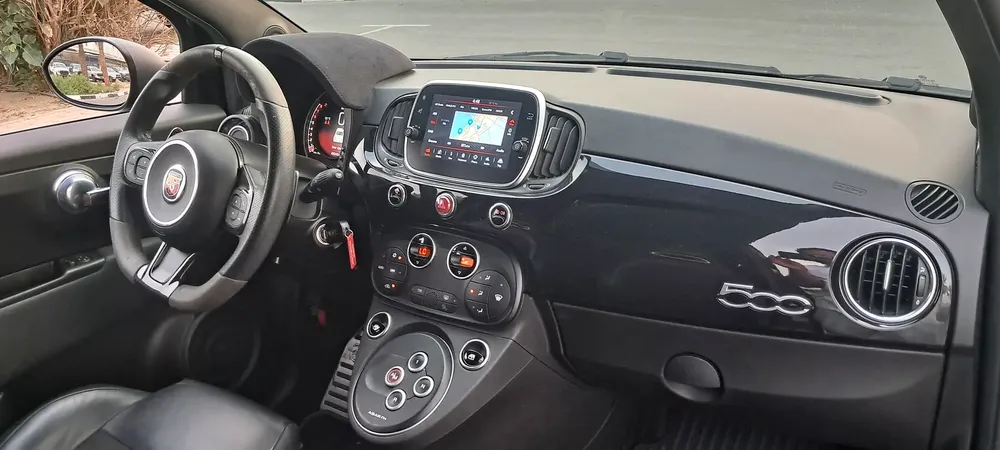 ABARTH 595 SCORPIONEORO 2022 FULL OPTION WARRANTY AGENCY AL GHANDI +ORGINAL PAINT 100% 1ST OWN 2KEYS - Image 15