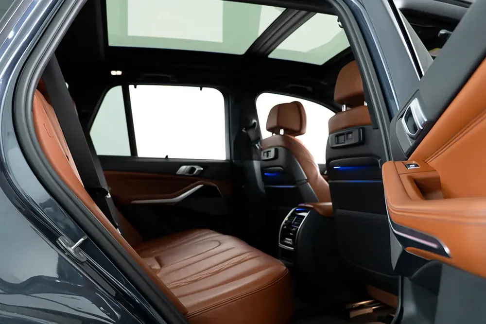 4,240 AED / 60 months | 0% DP | 2021 BMW X5 M50i / Full BMW Service History - Image 14