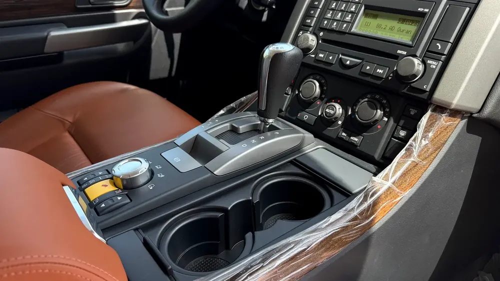 Land Rover Range Rover Sport HSE 2008 - GCC Specs - Image 16