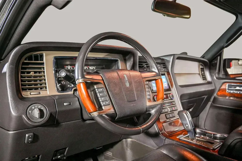 Inspected Car | 2013 Lincoln Navigator  | GCC Specs | Ref#415831 - Image 11