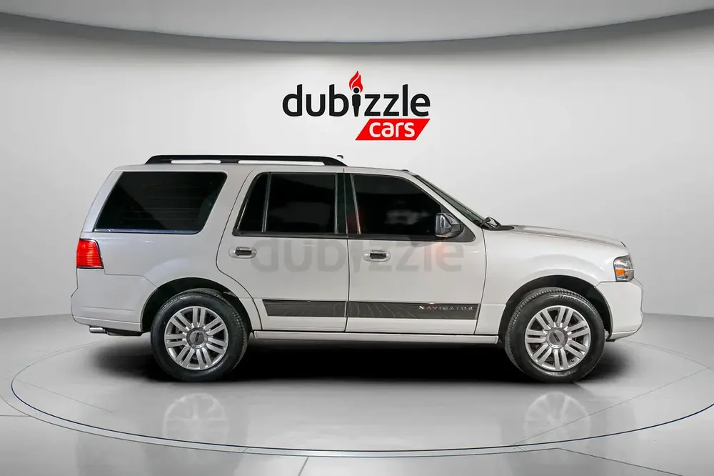 Inspected Car | 2013 Lincoln Navigator  | GCC Specs | Ref#415831 - Image 4
