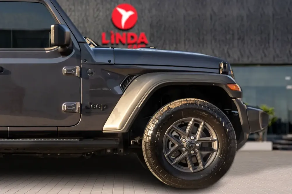 Jeep Wrangler Sport (LOW MILEAGE) 2025 GCC | Agency Warranty | Service Contract - Image 8