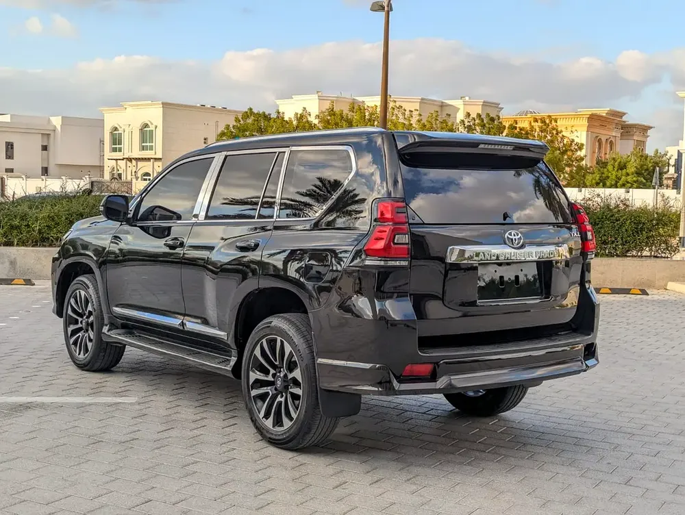 TOYOTA PRADO 2019 GCC V4 2.7L ACCIDENT FREE IN EXCELLENT CONDITION - Image 14