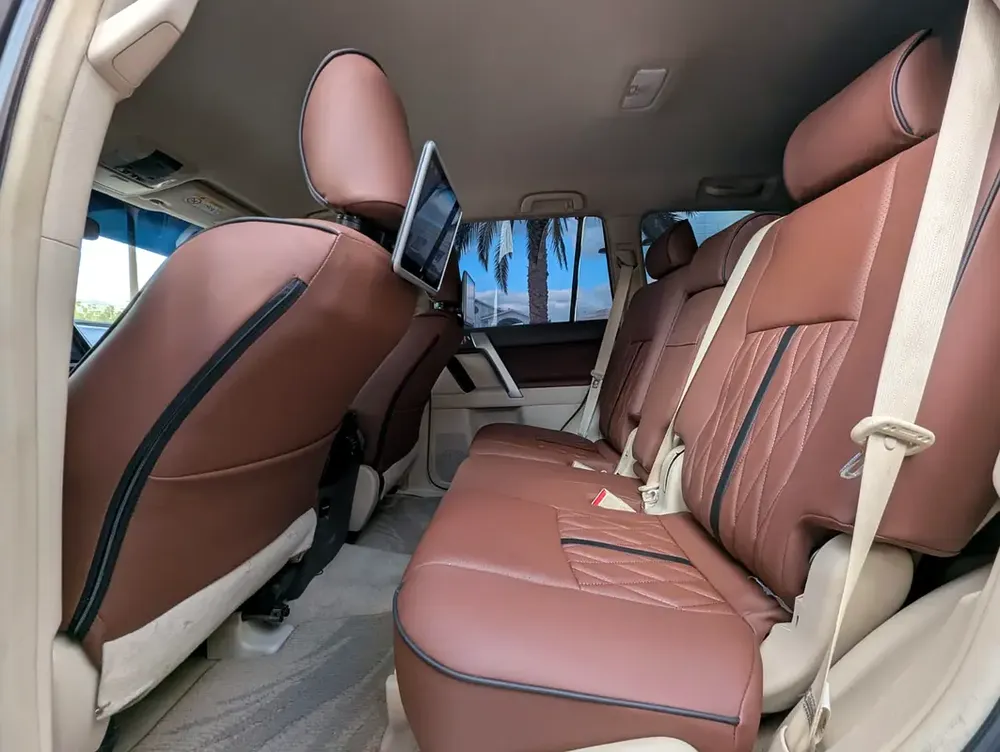 TOYOTA PRADO 2019 GCC V4 2.7L ACCIDENT FREE IN EXCELLENT CONDITION - Image 5