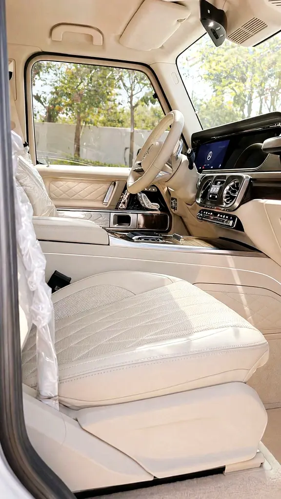 2025 Mercedes-Benz G-Class G 500 (GCC Specs) - Image 8