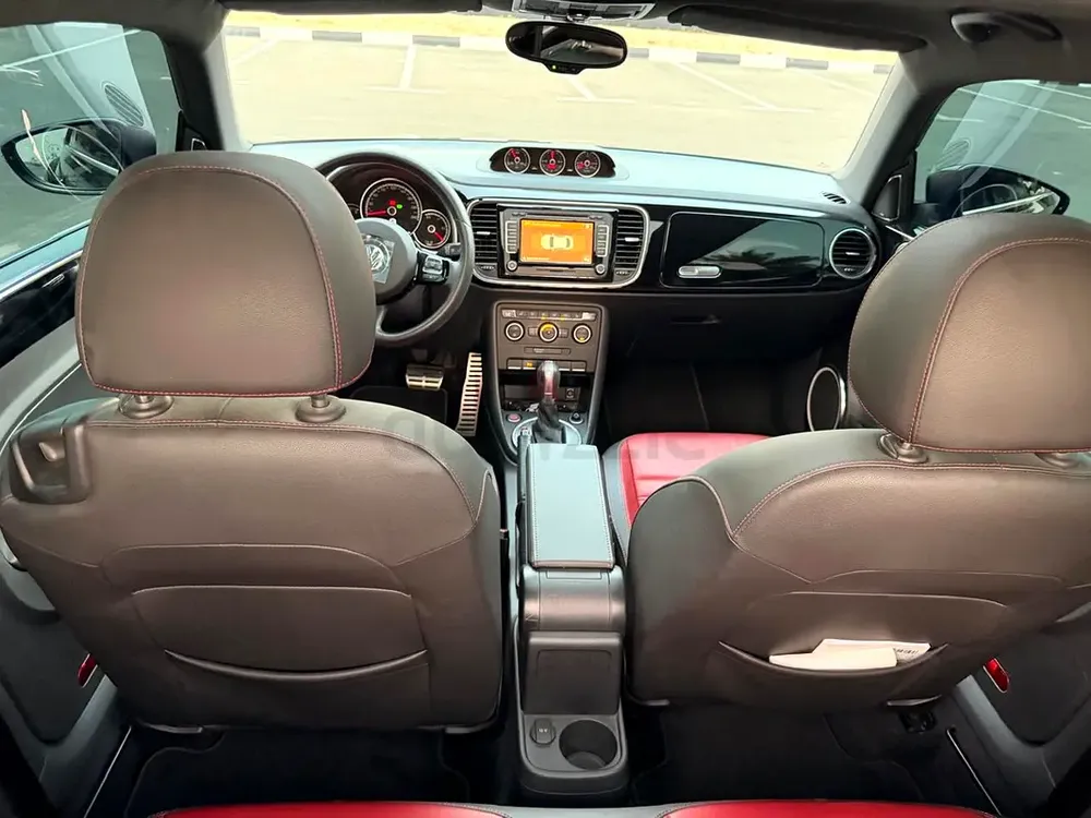 2016 Volkswagen Beetle 2.0 SEL - Image 10