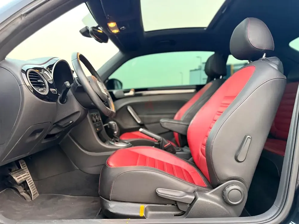 2016 Volkswagen Beetle 2.0 SEL - Image 11