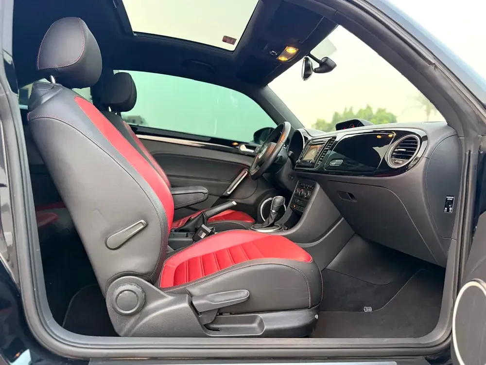 2016 Volkswagen Beetle 2.0 SEL - Image 13