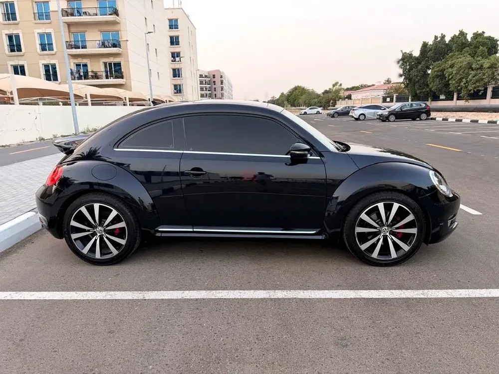 2016 Volkswagen Beetle 2.0 SEL - Image 6