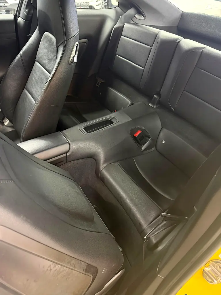 2014 Porsche 911 Carrera (GCC Specs) well maintained only 120000 kms ( rear Colour ) - Image 12