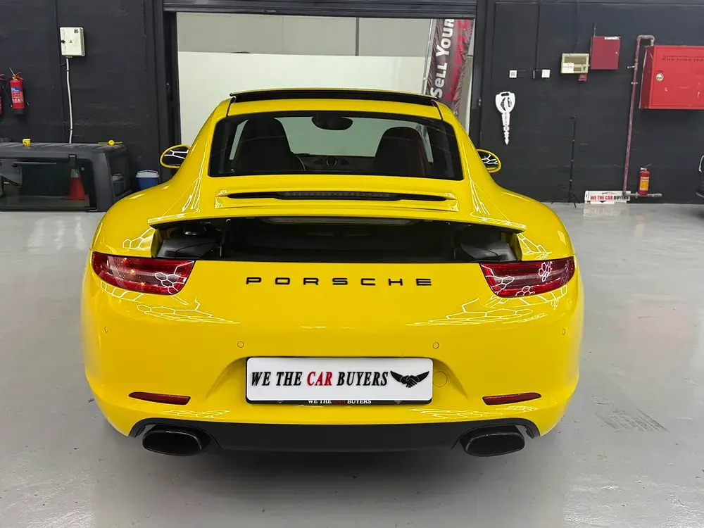 2014 Porsche 911 Carrera (GCC Specs) well maintained only 120000 kms ( rear Colour ) - Image 6
