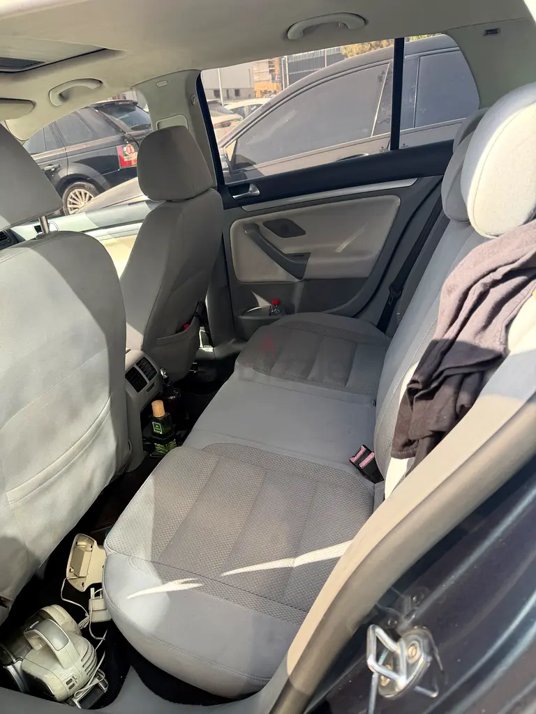 Volkswagen Golf 2007 2.0 FSI.GCC Specs - Well Maintained - Image 10