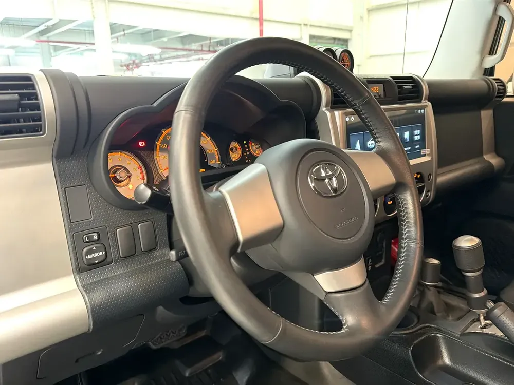 2,260pm Zero Down Available Toyota FJ Cruiser GXR 2022 - GCC Specs - Image 10