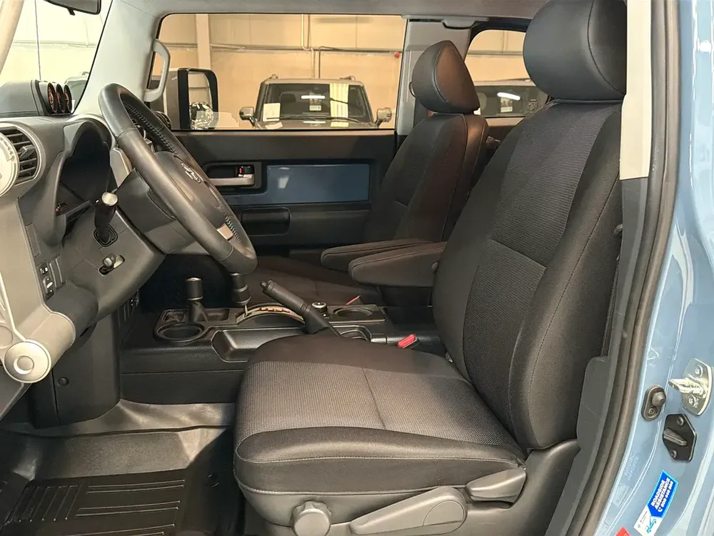 2,260pm Zero Down Available Toyota FJ Cruiser GXR 2022 - GCC Specs - Image 11