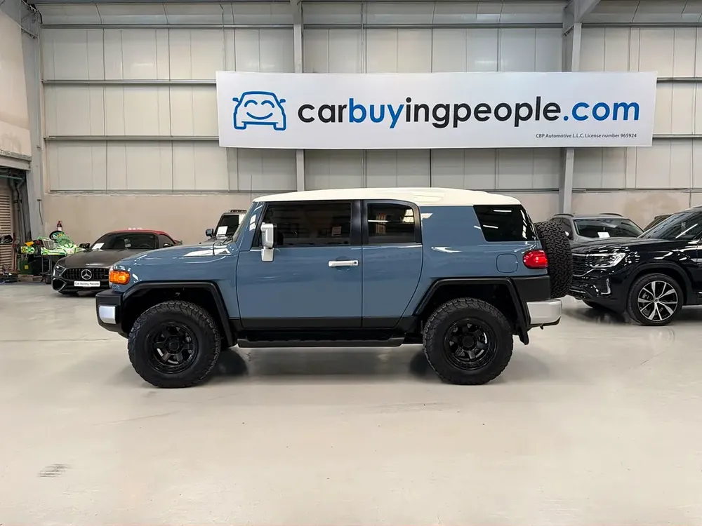 2,260pm Zero Down Available Toyota FJ Cruiser GXR 2022 - GCC Specs - Image 4