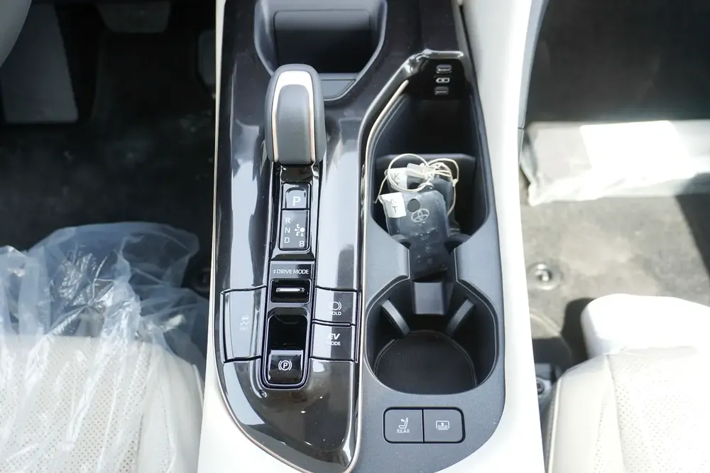 2026 MODEL TOYOTA-CROWN 2.5L HEV - Image 17